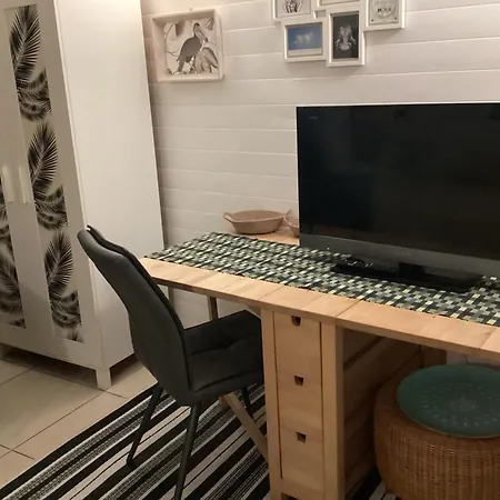 ベッド・アンド・ブレックファスト Maisonnette